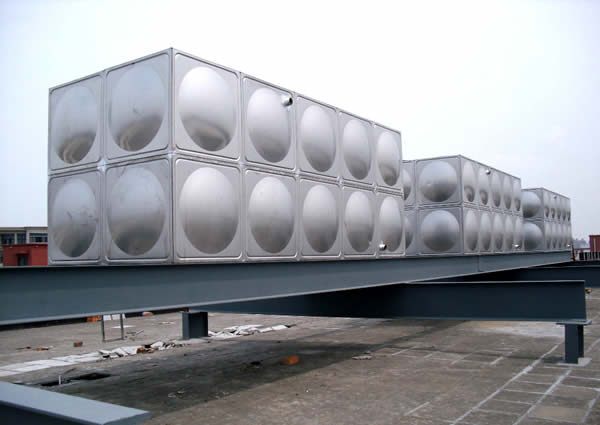 大型不锈钢保温水箱安装施工